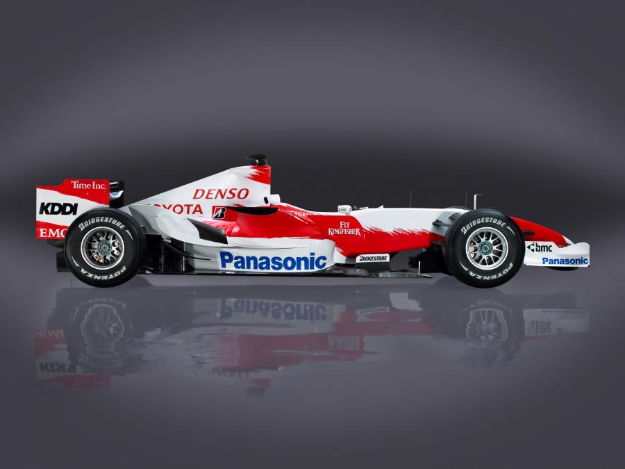  Toyota TF107 2007 года  (фото 26 из 31)